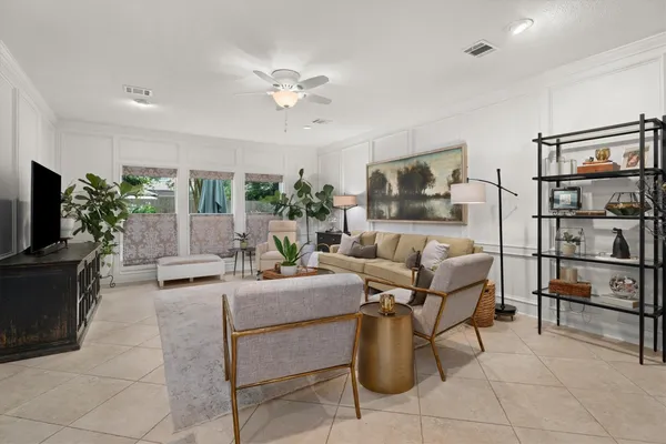 $700,000 | 23 Tanager Trail, The Woodlands, TX 77381