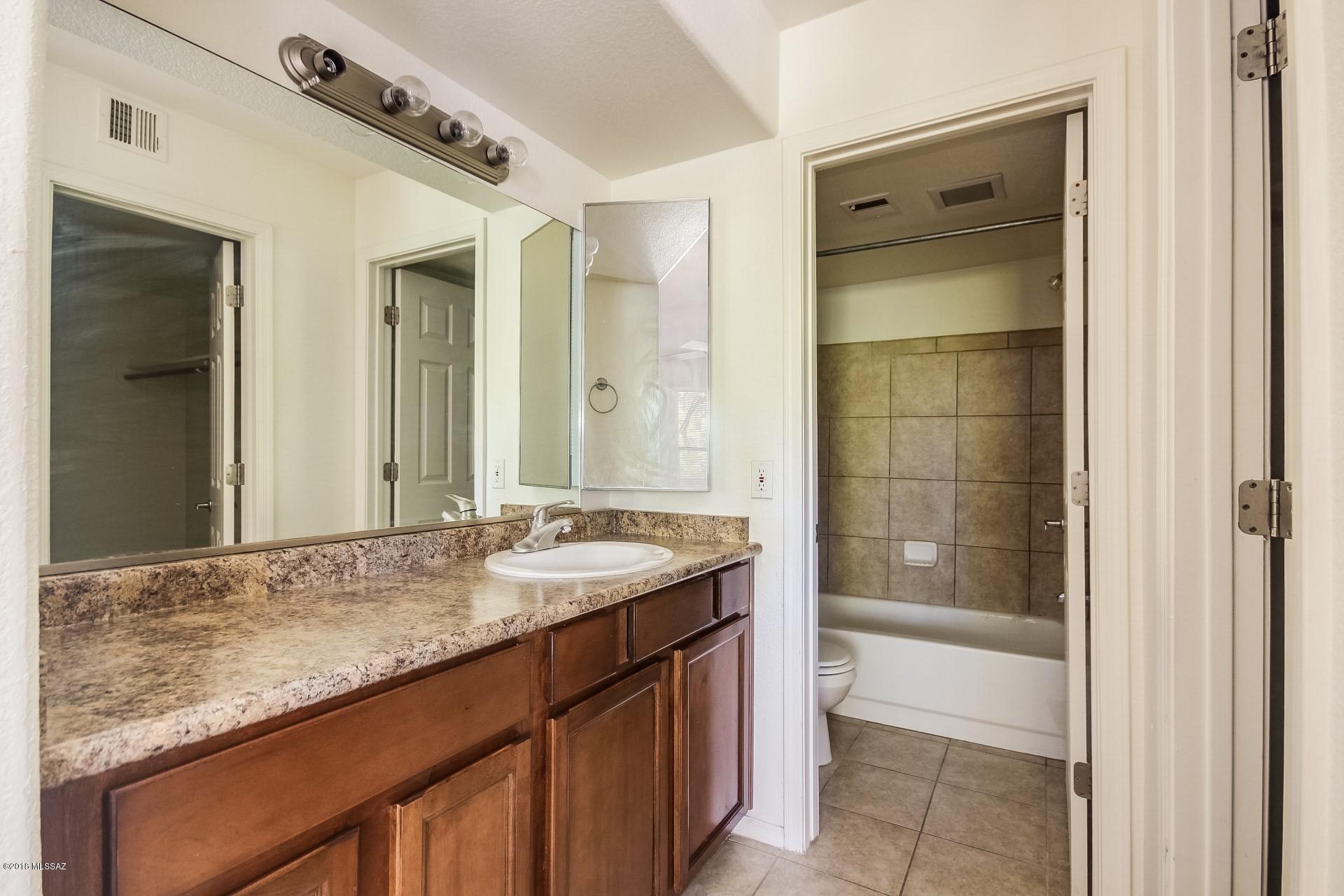 5855 North Kolb Road, Unit 2104 Tucson, AZ 85750 - Photo 12 of 21 Gallery Image 12
