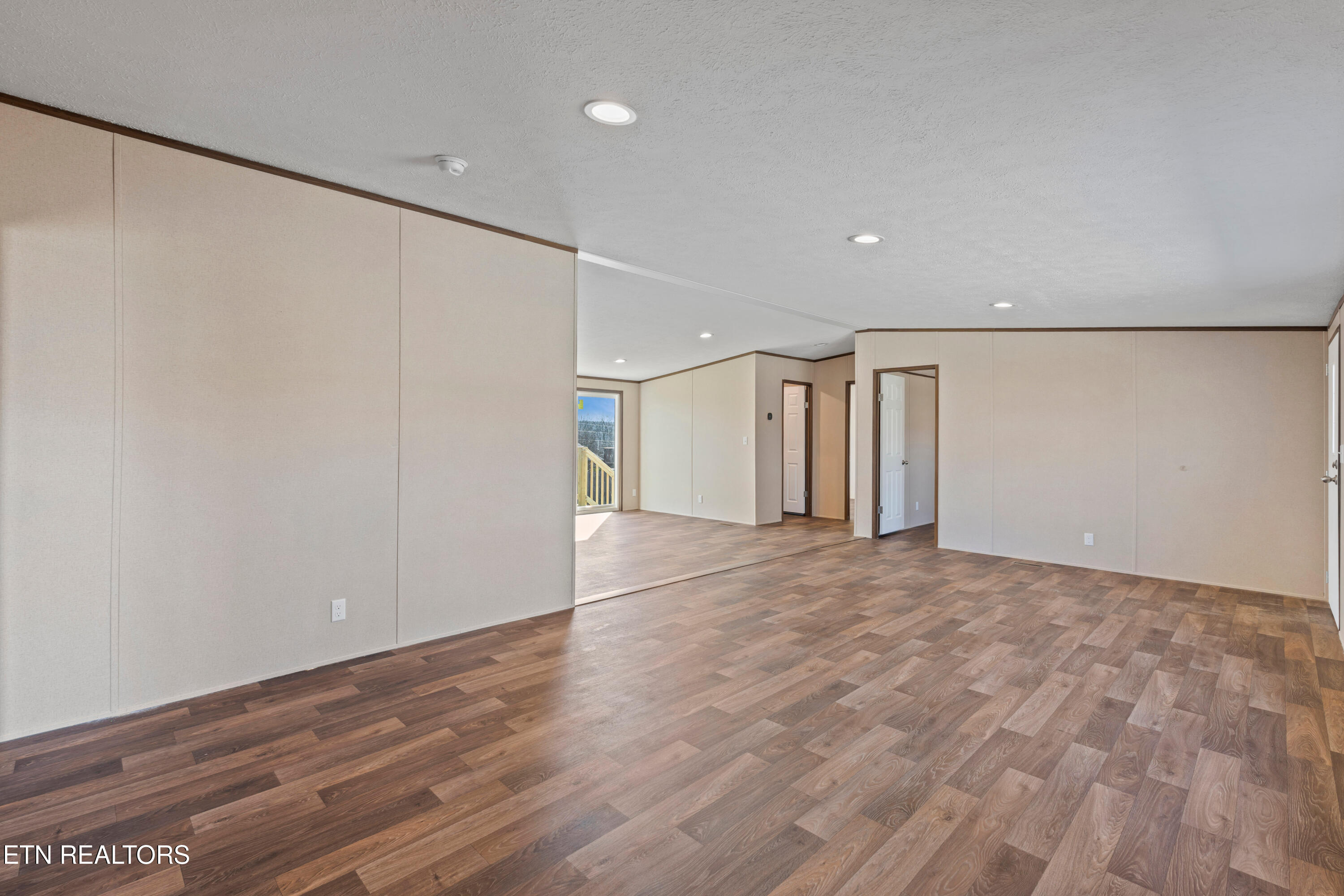 911 Summer Street Loudon, TN 37774 - Photo 14 of 25 DSC01050