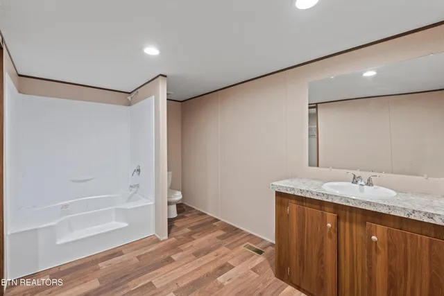 $229,900 | 911 Summer Street, Loudon, TN 37774