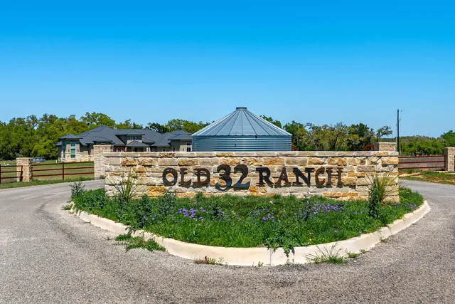 $263,500 | 620 Whiskey Trail, Blanco, TX 78606