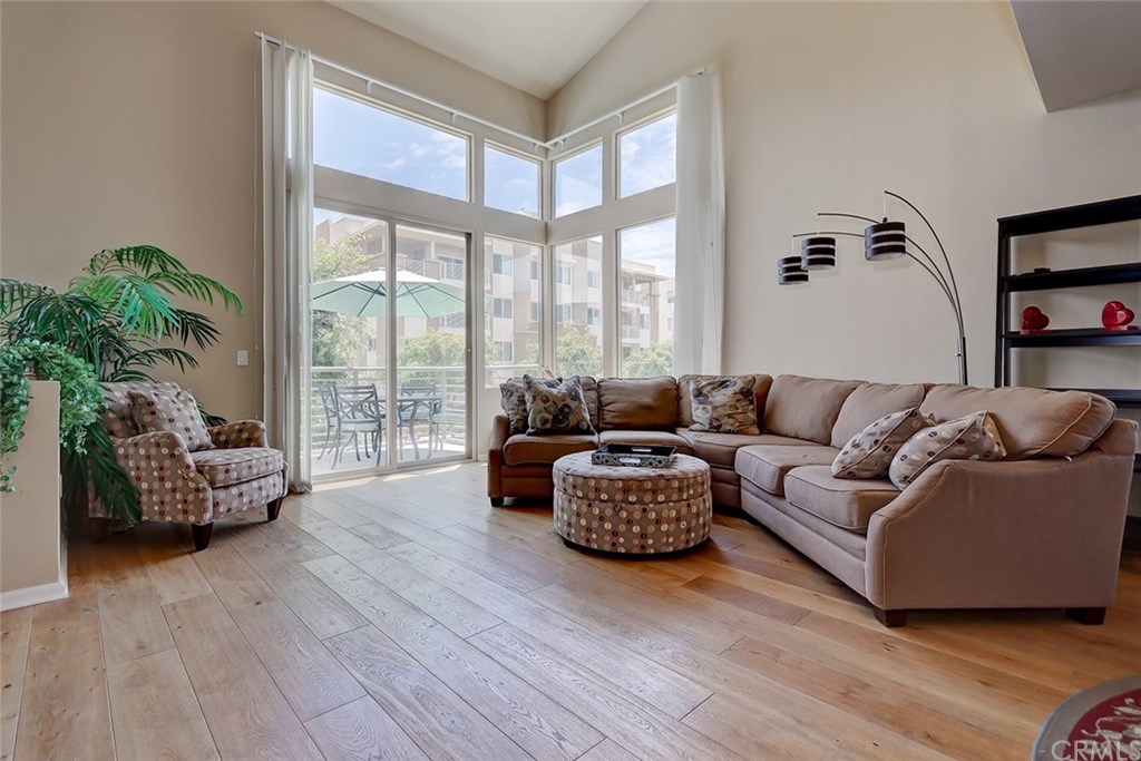 5429 Strand, Unit 101 Hawthorne, CA 90250 - Photo 6 of 24