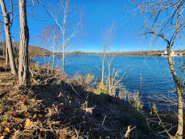 $389,900 | 16027 Highway 156, Patriot, IN 47038