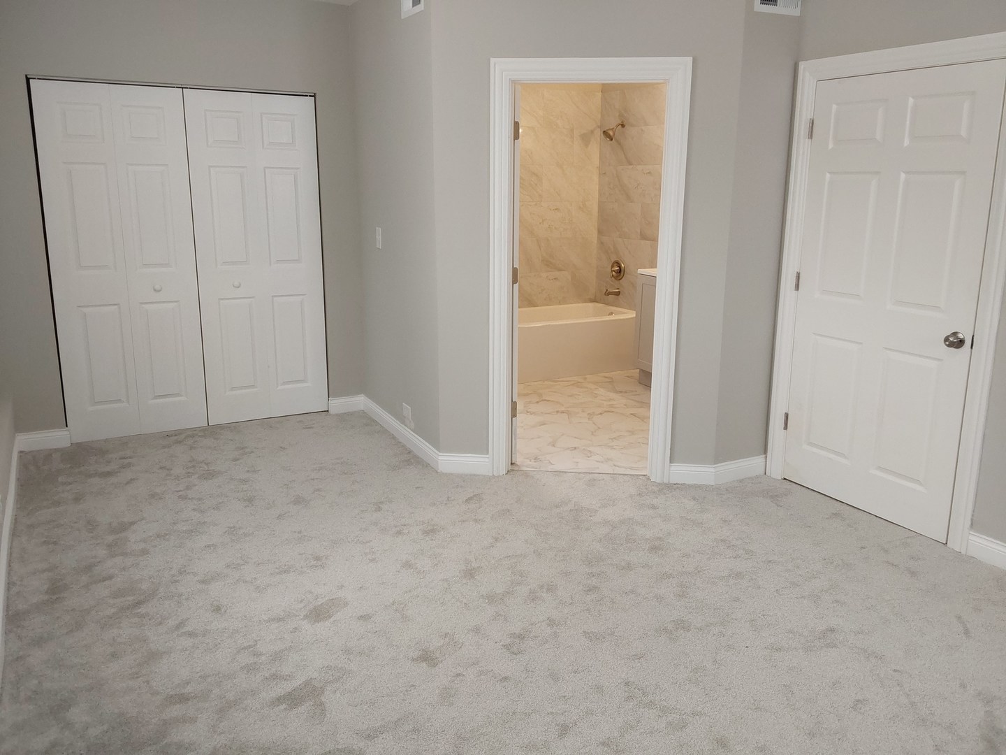 7712 South Evans Avenue Chicago, IL 60619 - Photo 12 of 22 a view of an empty room