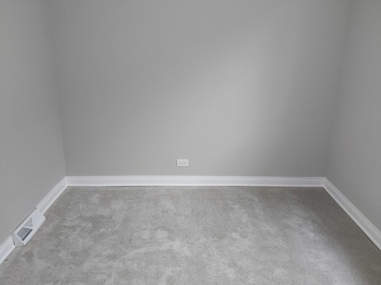 7712 South Evans Avenue Chicago, IL 60619 - Photo 9 of 22 a view of an empty room