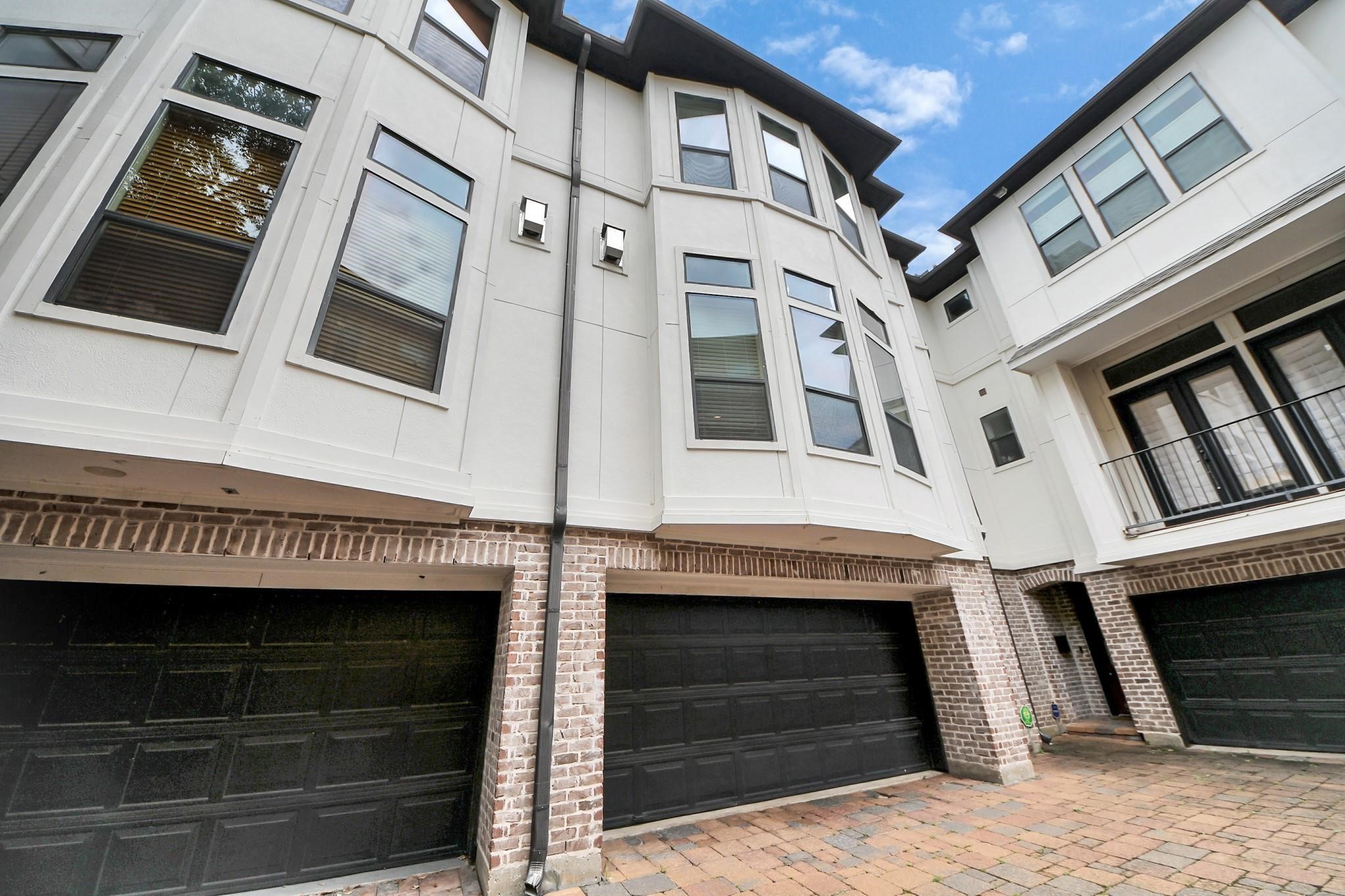 5617 Kiam Street, Unit A Houston, TX 77007 - Photo 2 of 46 a front view of a building with entryway