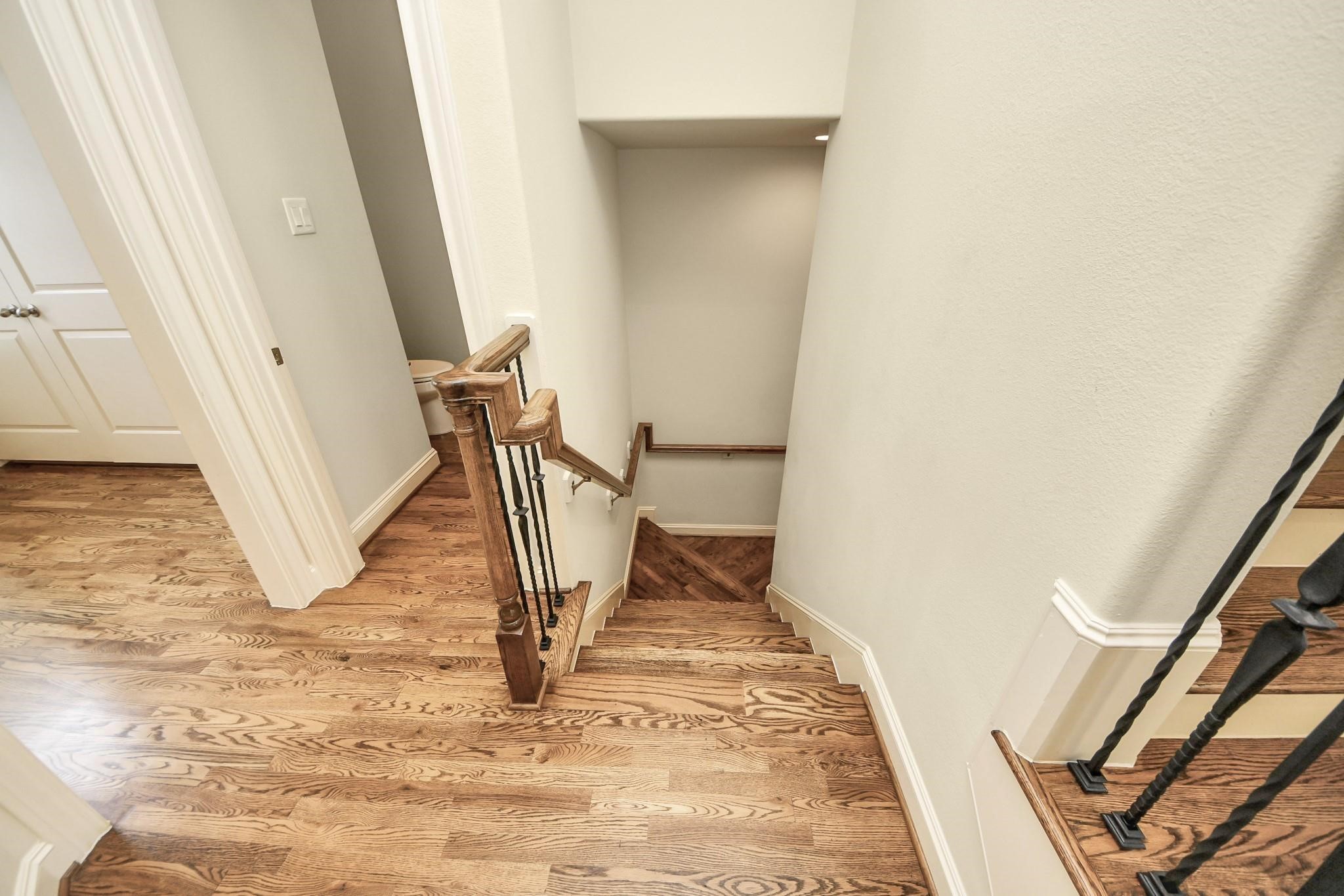 5617 Kiam Street, Unit A Houston, TX 77007 - Photo 9 of 46 a view of an entryway