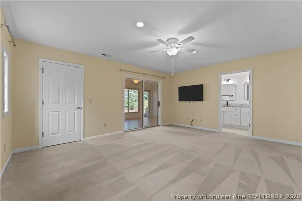 a view of empty room with window