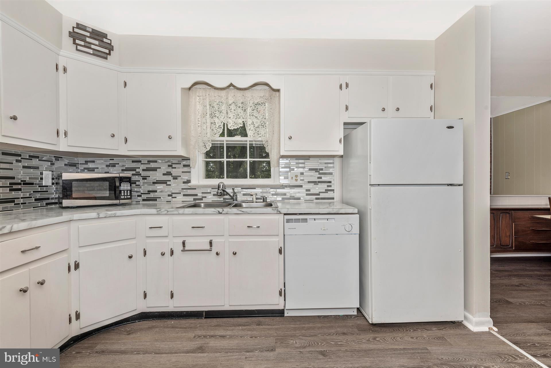 7829 Rocky Road Gaithersburg, MD 20882 - Photo 3 of 32 Kitchen
