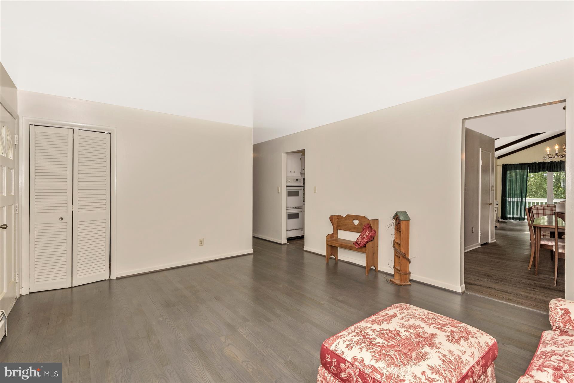 7829 Rocky Road Gaithersburg, MD 20882 - Photo 22 of 32 Living Room