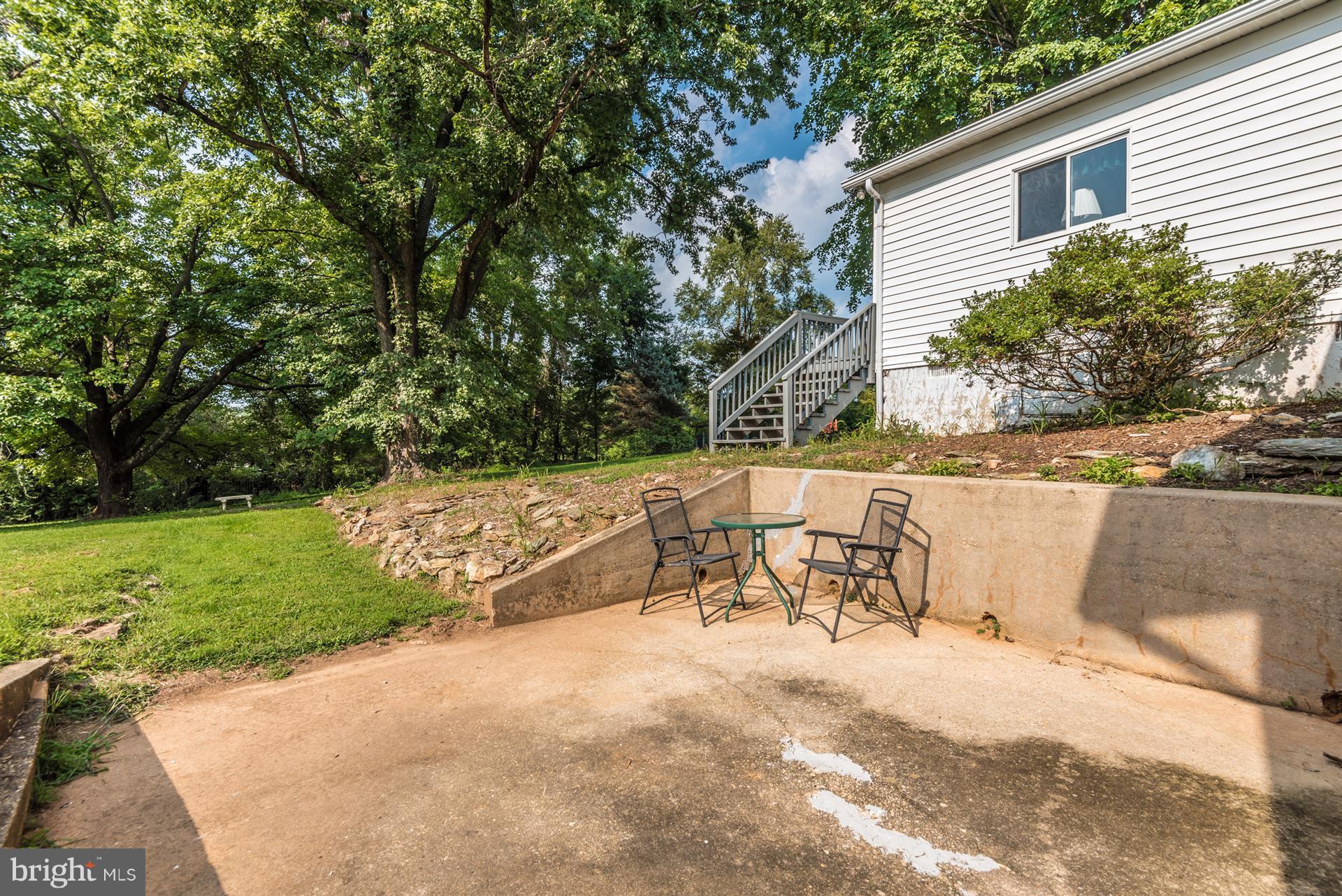 7829 Rocky Road Gaithersburg, MD 20882 - Photo 25 of 32 Patio