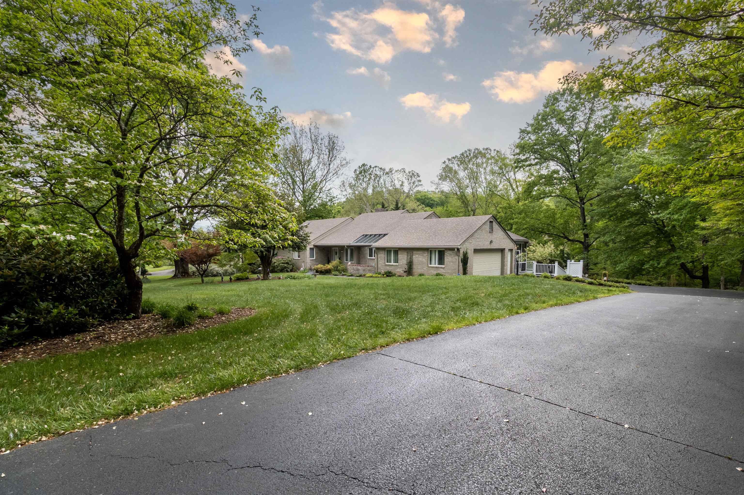 1360 Waldheim Road Salem, VA 24153 - Photo 2 of 54 Gallery Image 2