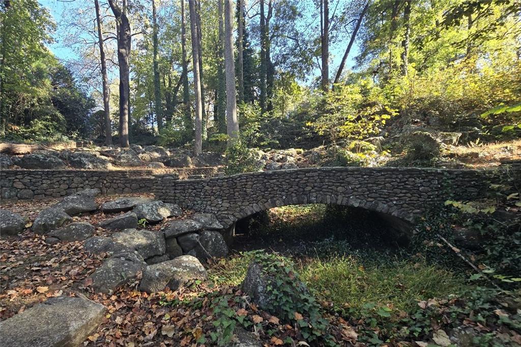 1418 Foxhall Lane Southeast, Unit 8 Atlanta, GA 30316 - Photo 42 of 50 a view of green field