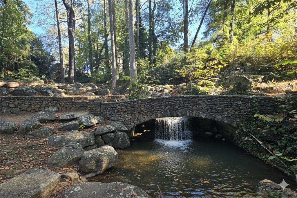 1418 Foxhall Lane Southeast, Unit 8 Atlanta, GA 30316 - Photo 46 of 50 a backyard of a house with lots of green space