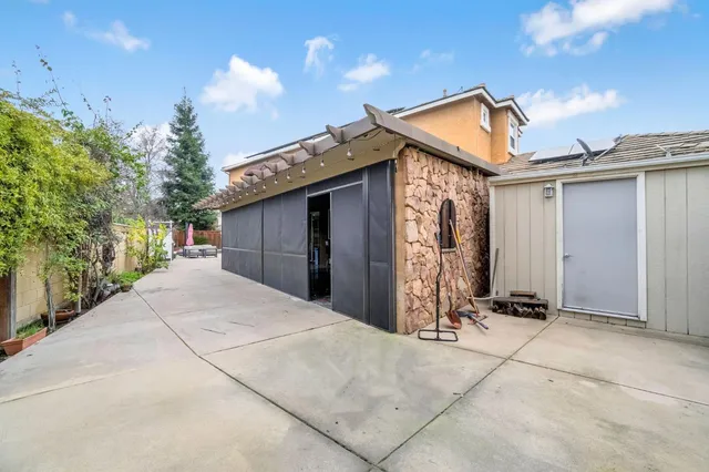 $850,000 | 2524 East Granada Avenue, Fresno, CA 93720