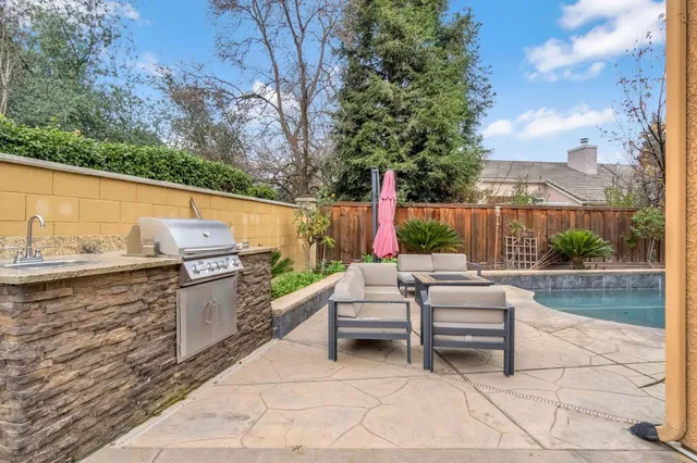 $850,000 | 2524 East Granada Avenue, Fresno, CA 93720