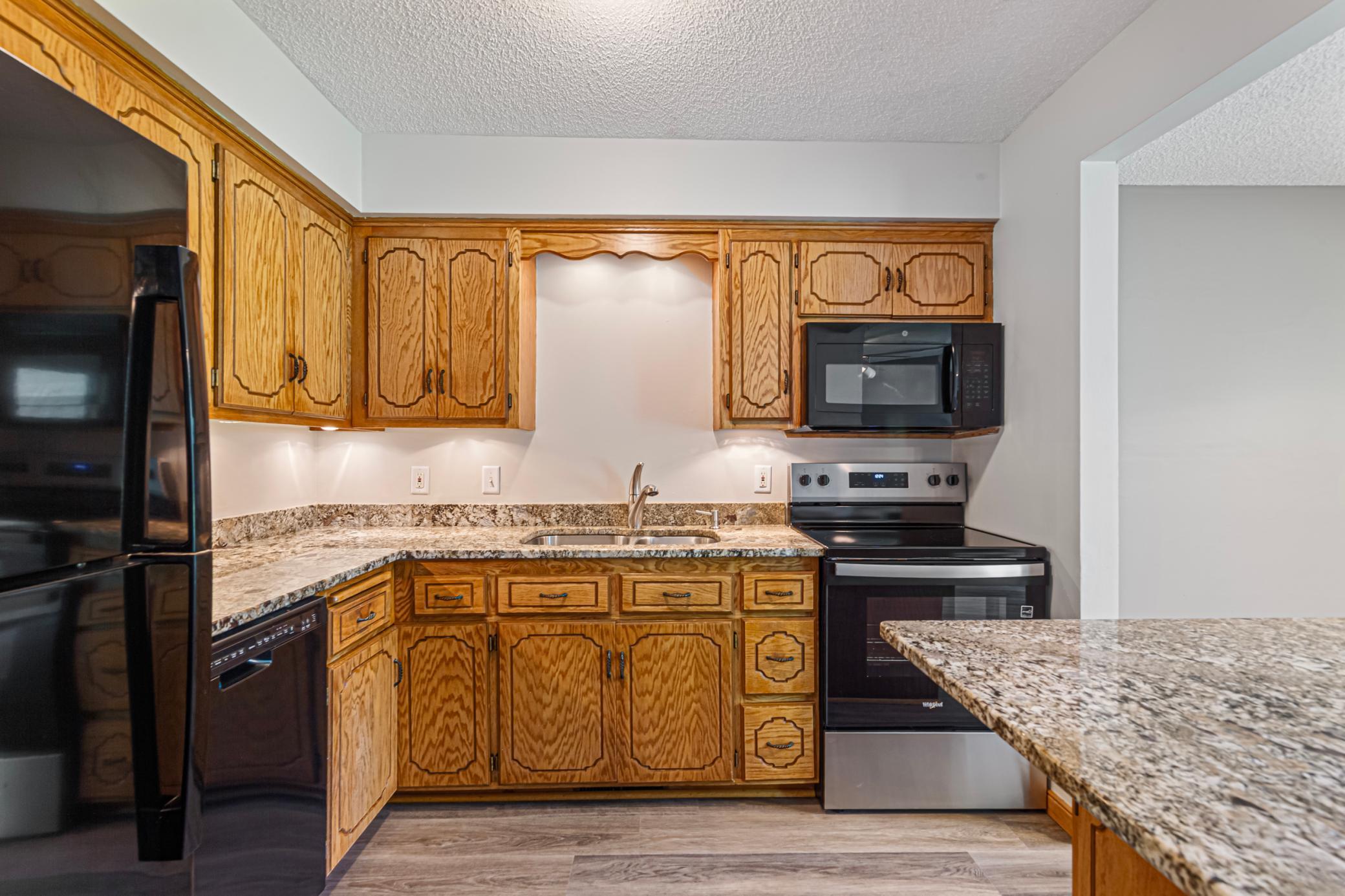 7250 Hunters Run Eden Prairie, MN 55346 - Photo 18 of 28 Gallery Image 18