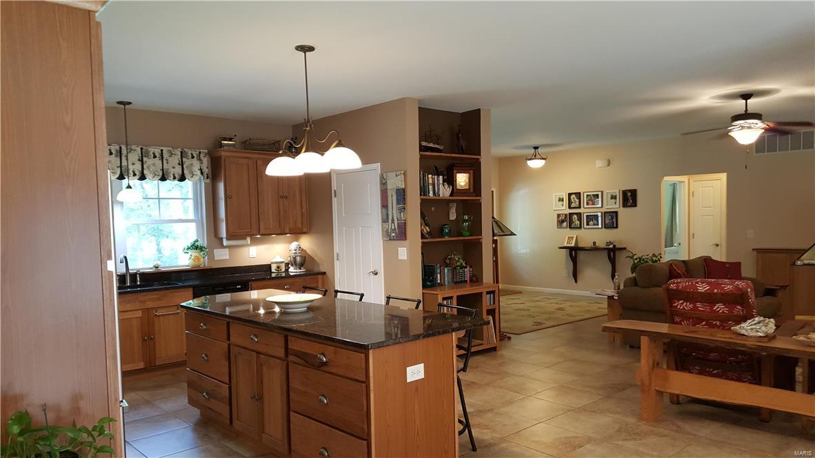 4533 Hill Road Highland, IL 62249 - Photo 14 of 44