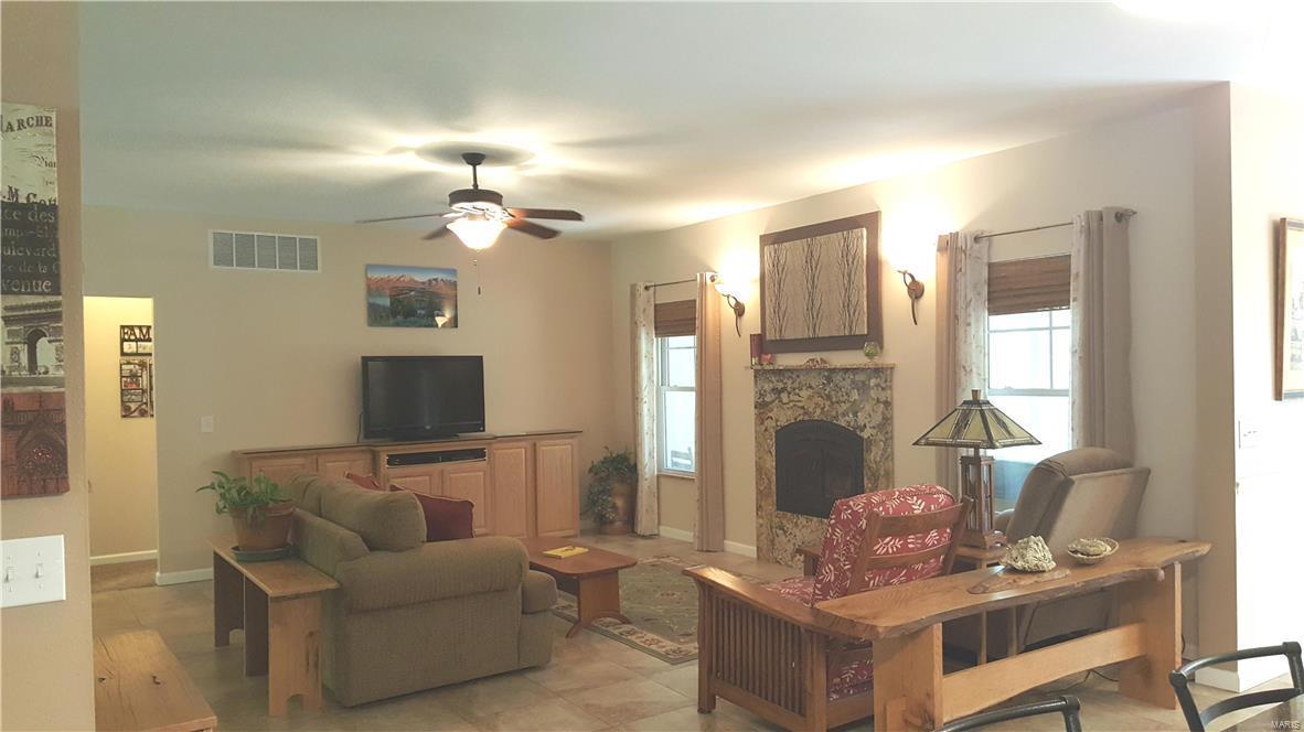 4533 Hill Road Highland, IL 62249 - Photo 10 of 44
