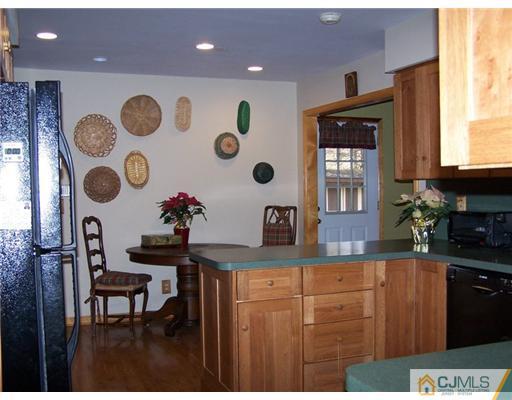 30 Taylor Road Princeton, NJ 08540 - Photo 5 of 9 Gallery Image 5
