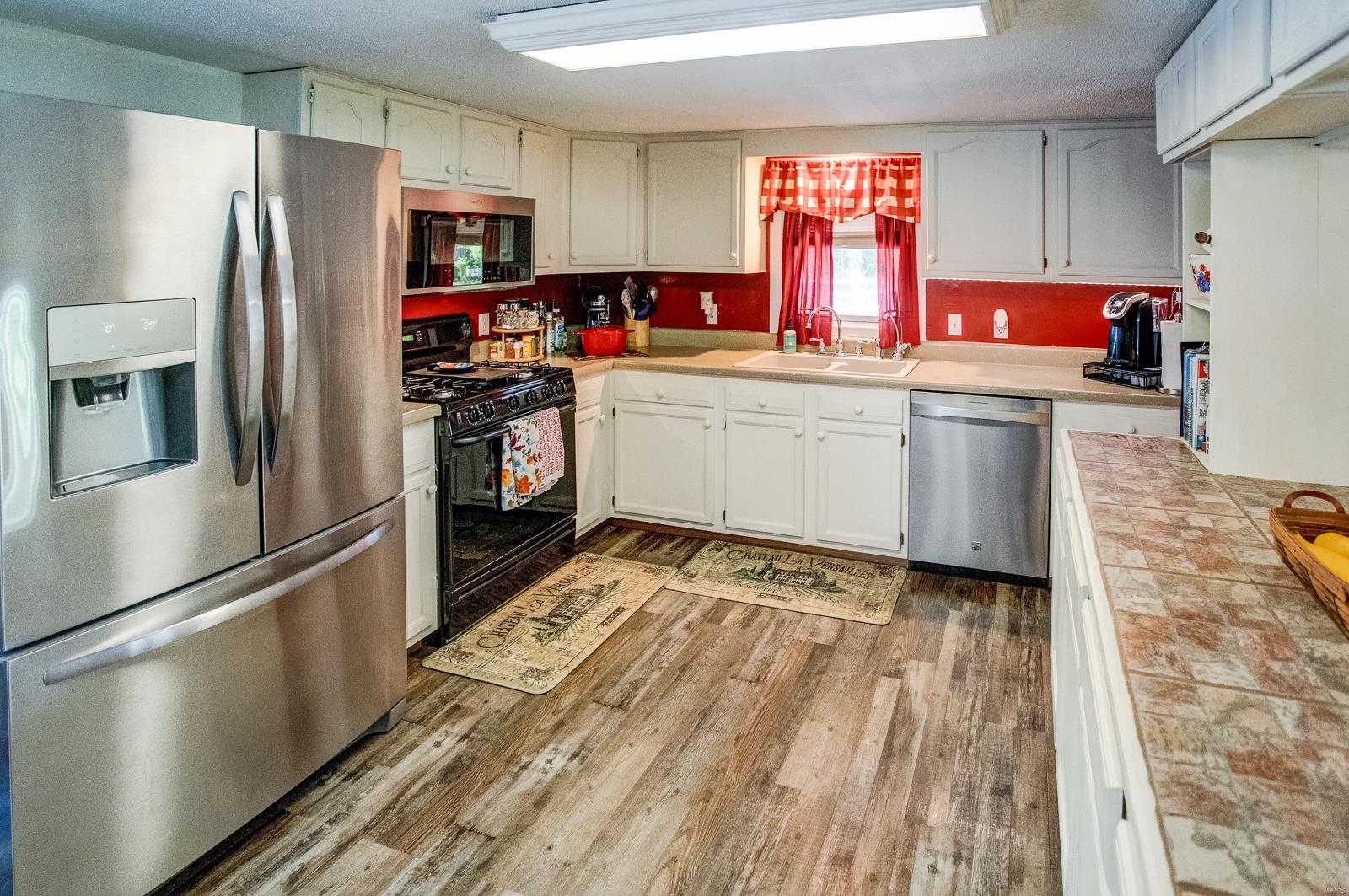 18857 Powerline Road Grafton, IL 62037 - Photo 33 of 75