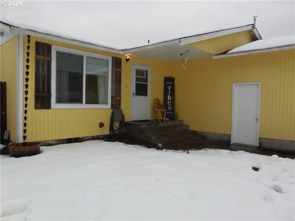 152 Villa Road Kelso, WA 98626 - Photo 3 of 26 Gallery Image 3