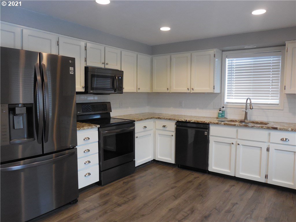 152 Villa Road Kelso, WA 98626 - Photo 10 of 26 Gallery Image 10