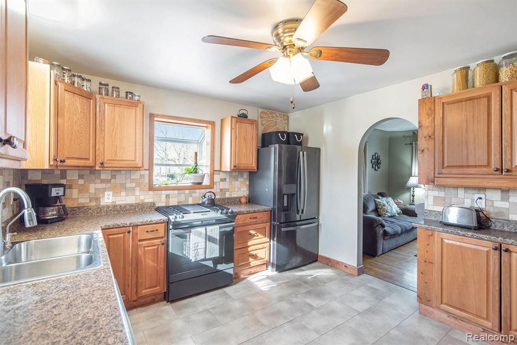 10926 Lansing Road Durand, MI 48429 - Photo 6 of 25