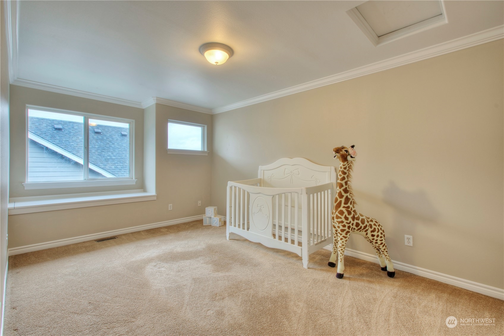 1013 R Street Northwest Auburn, WA 98001 - Photo 24 of 31 an empty room with windows