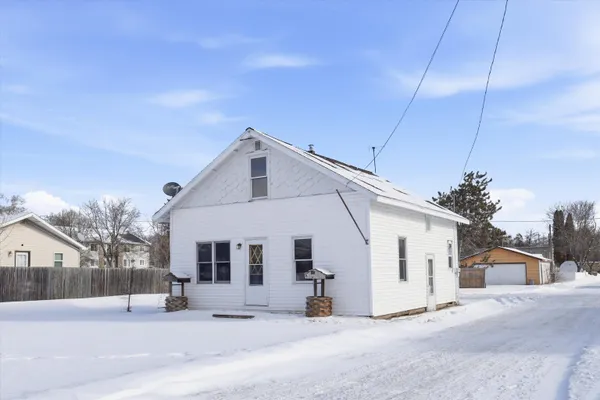 $129,900 | 712 Louisa Street, Crivitz, WI 54114