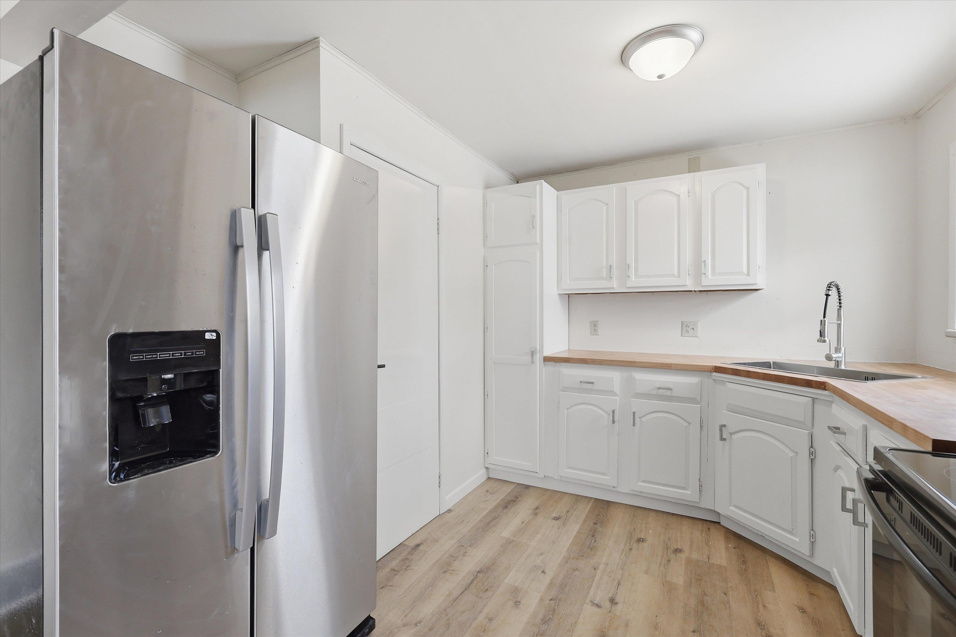 712 Louisa Street Crivitz, WI 54114 - Photo 2 of 22