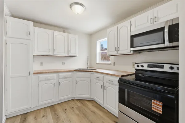 $129,900 | 712 Louisa Street, Crivitz, WI 54114