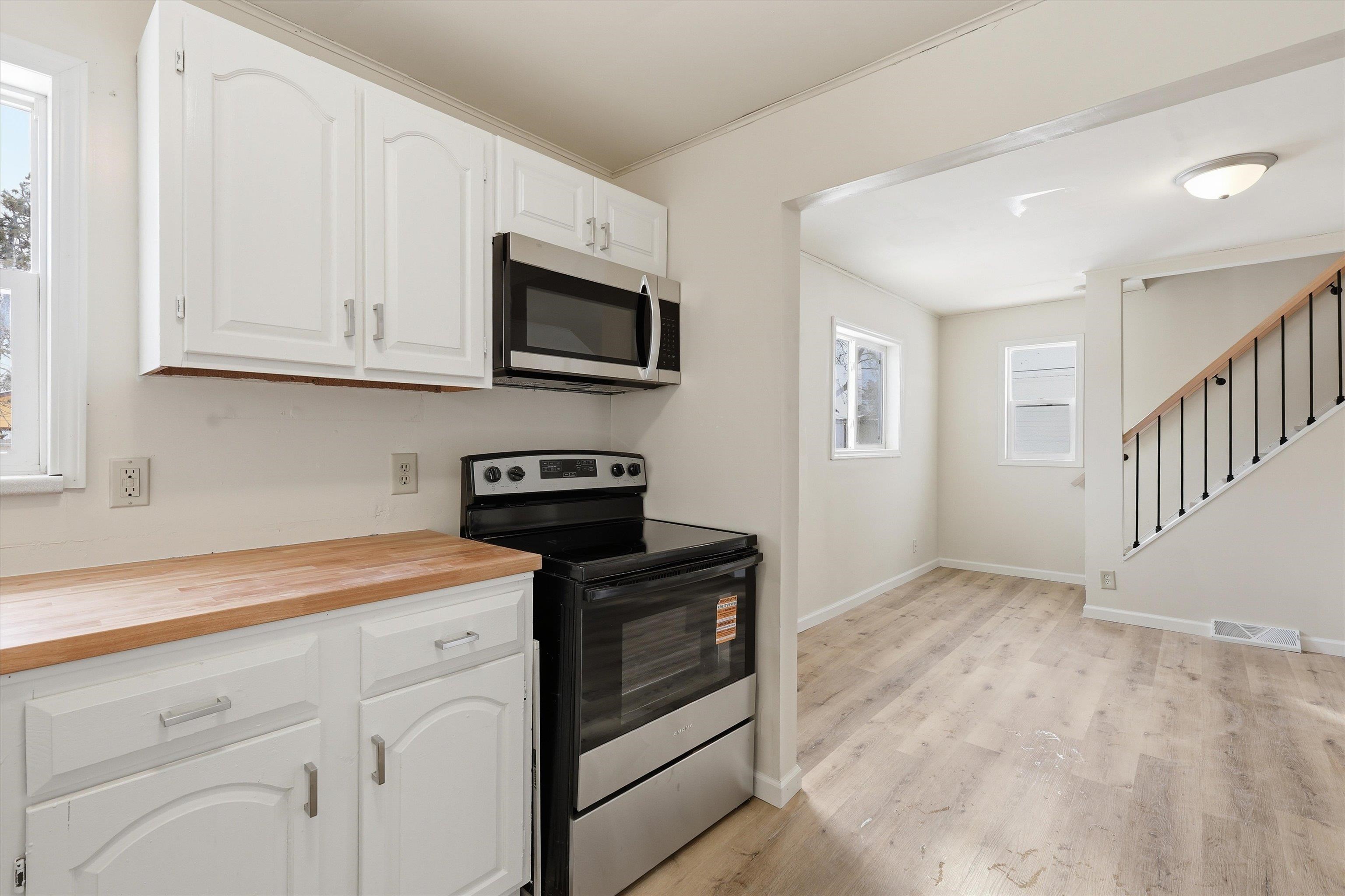 712 Louisa Street Crivitz, WI 54114 - Photo 4 of 22