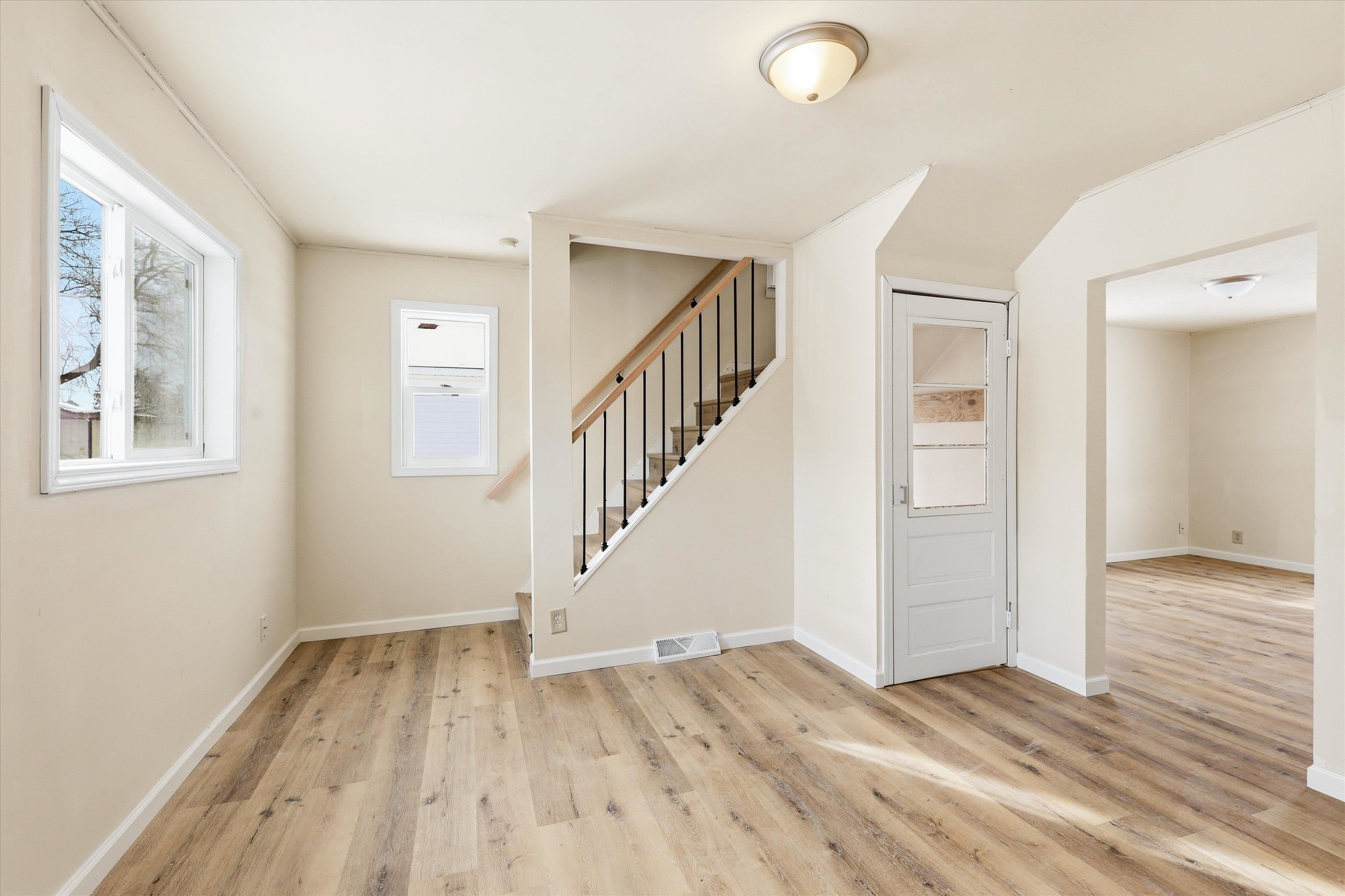 712 Louisa Street Crivitz, WI 54114 - Photo 5 of 22