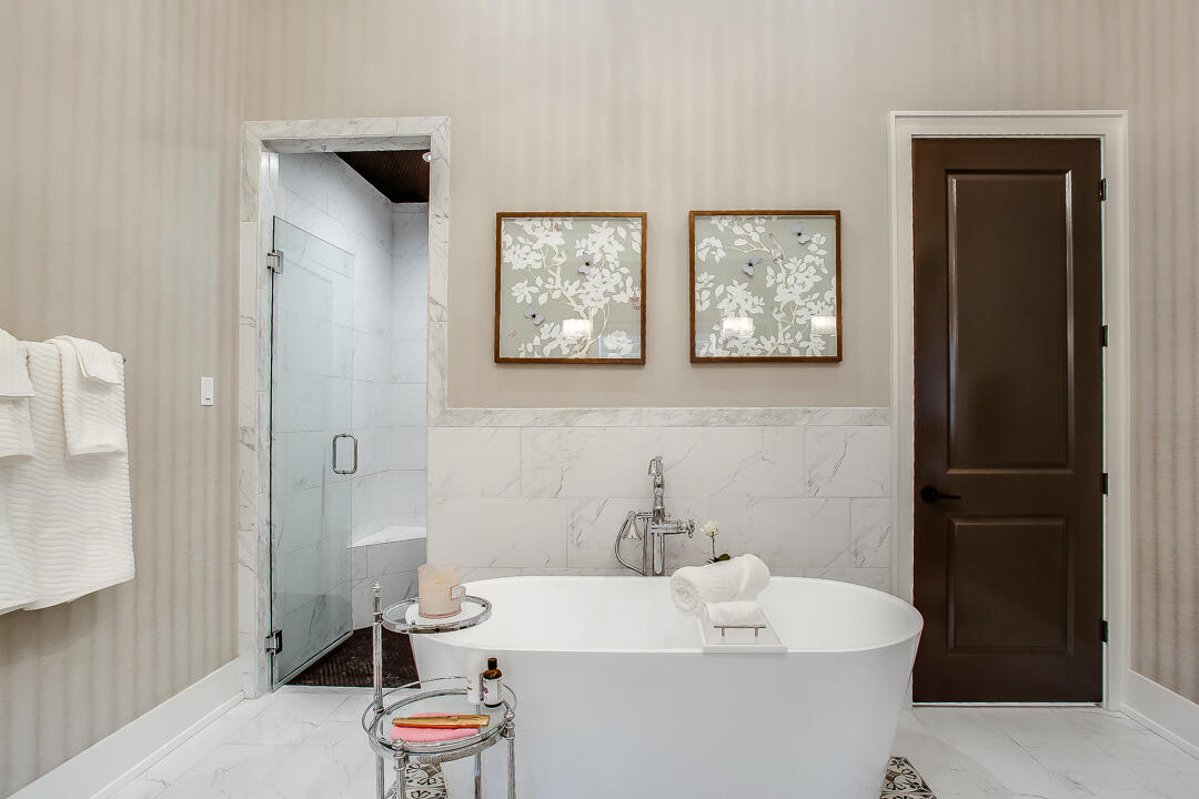 4821 119th Place Lubbock, TX 79424 - Photo 28 of 77 a bathroom with a sink and a bathtub