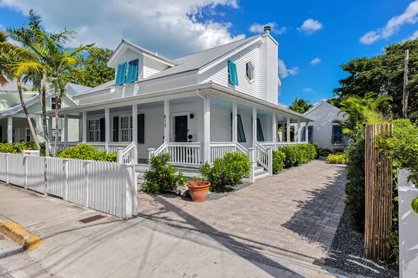 $3,895,000 | 813 Thomas Street, Key West, FL 33040
