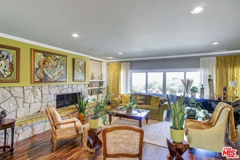 $2,699,999 | 4152 Terraza Drive, Los Angeles, CA 90008
