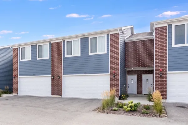 $305,000 | 1035 Gillespie Lane, Yorkville, IL 60560