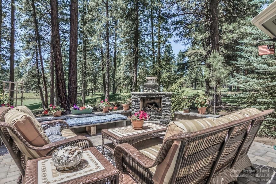 60759 Currant Way Bend, OR 97702 - Photo 3 of 25 Gallery Image 3