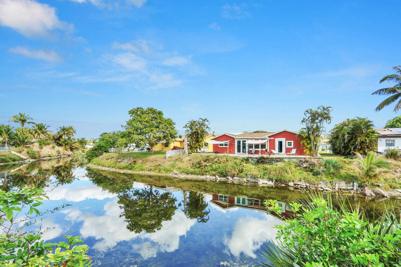 22600 Southwest 65th Way Boca Raton, FL 33428 - Photo 41 of 46 a view of a garden with flowers