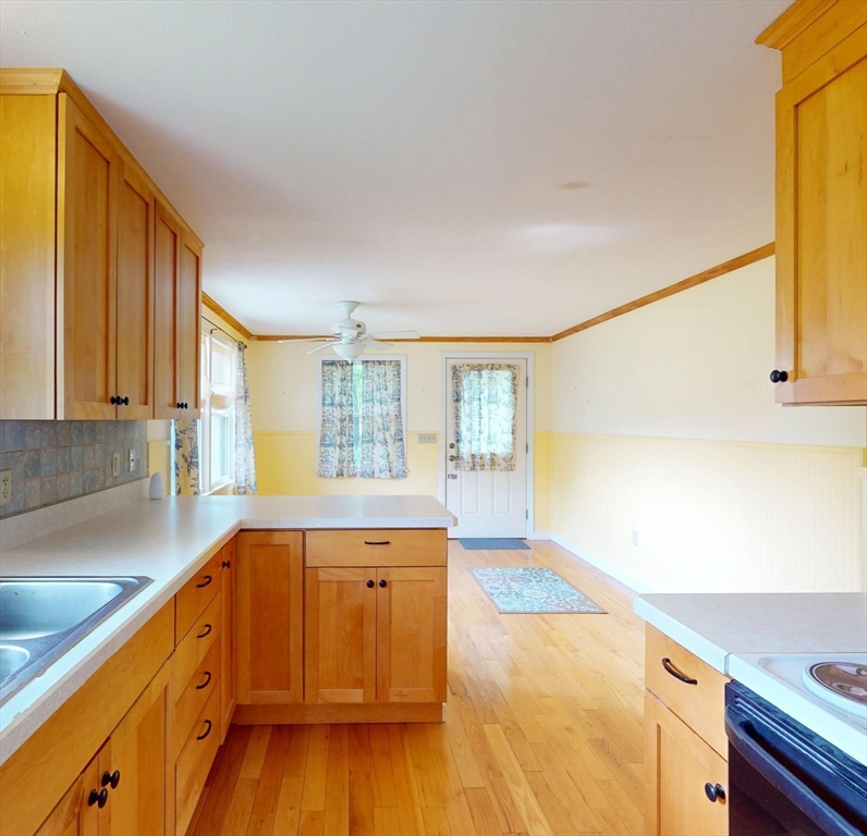 63 Adams Road Williamsburg, MA 01039 - Photo 9 of 34