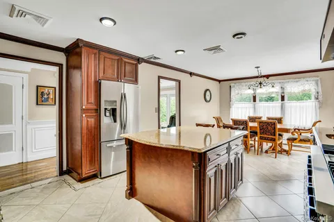 $1,799,000 | 41 Hearthstone Drive, Dix Hills, NY 11746