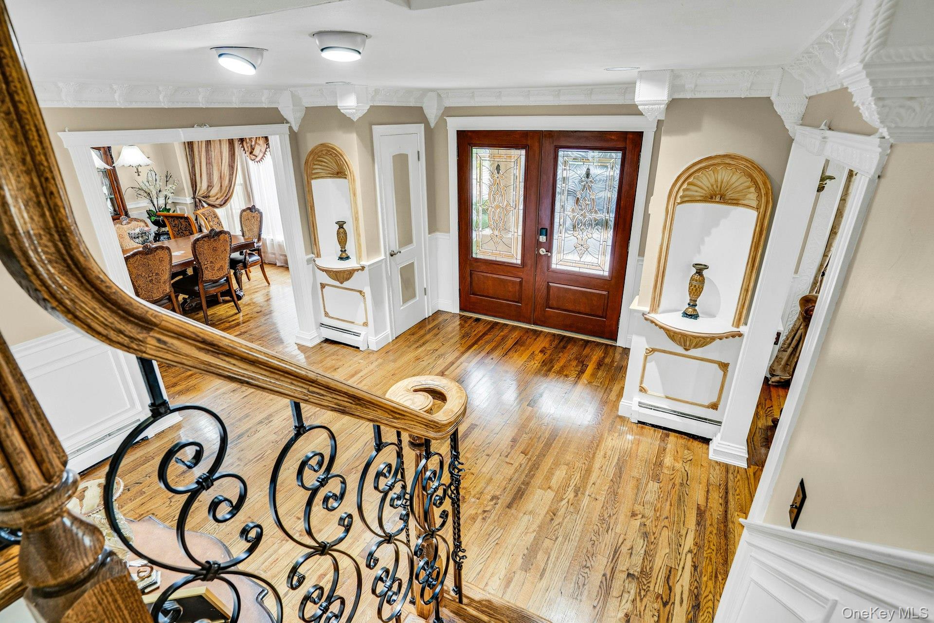 41 Hearthstone Drive Dix Hills, NY 11746 - Photo 6 of 50 a living room with furniture