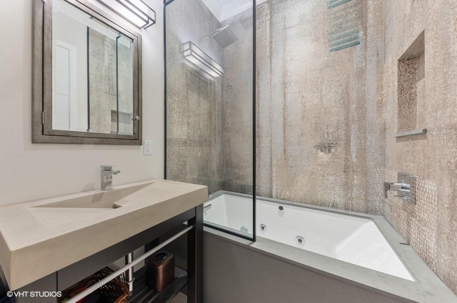11388 Turtle Beach Road, Unit 6 North Palm Beach, FL 33408 - Photo 14 of 17 10_11388TurtleBeachRoad_OHIV6_8_Bathroom