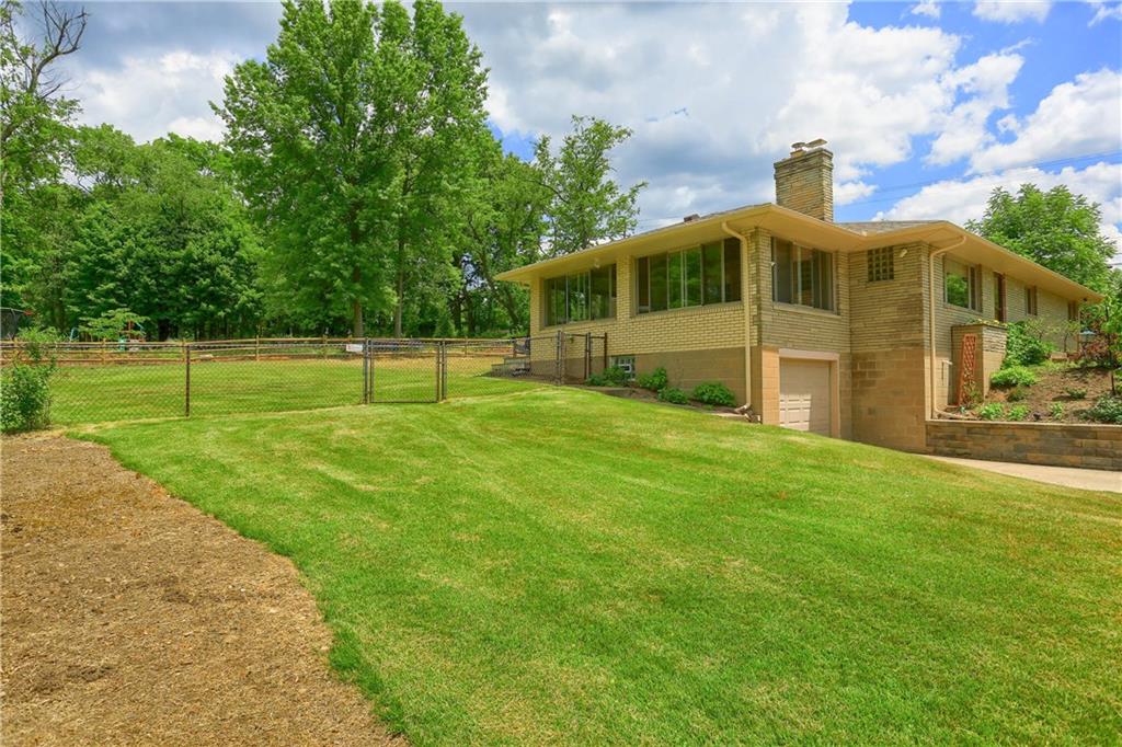 517 Perrymont Road Pittsburgh, PA 15237 - Photo 4 of 25 Gallery Image 4
