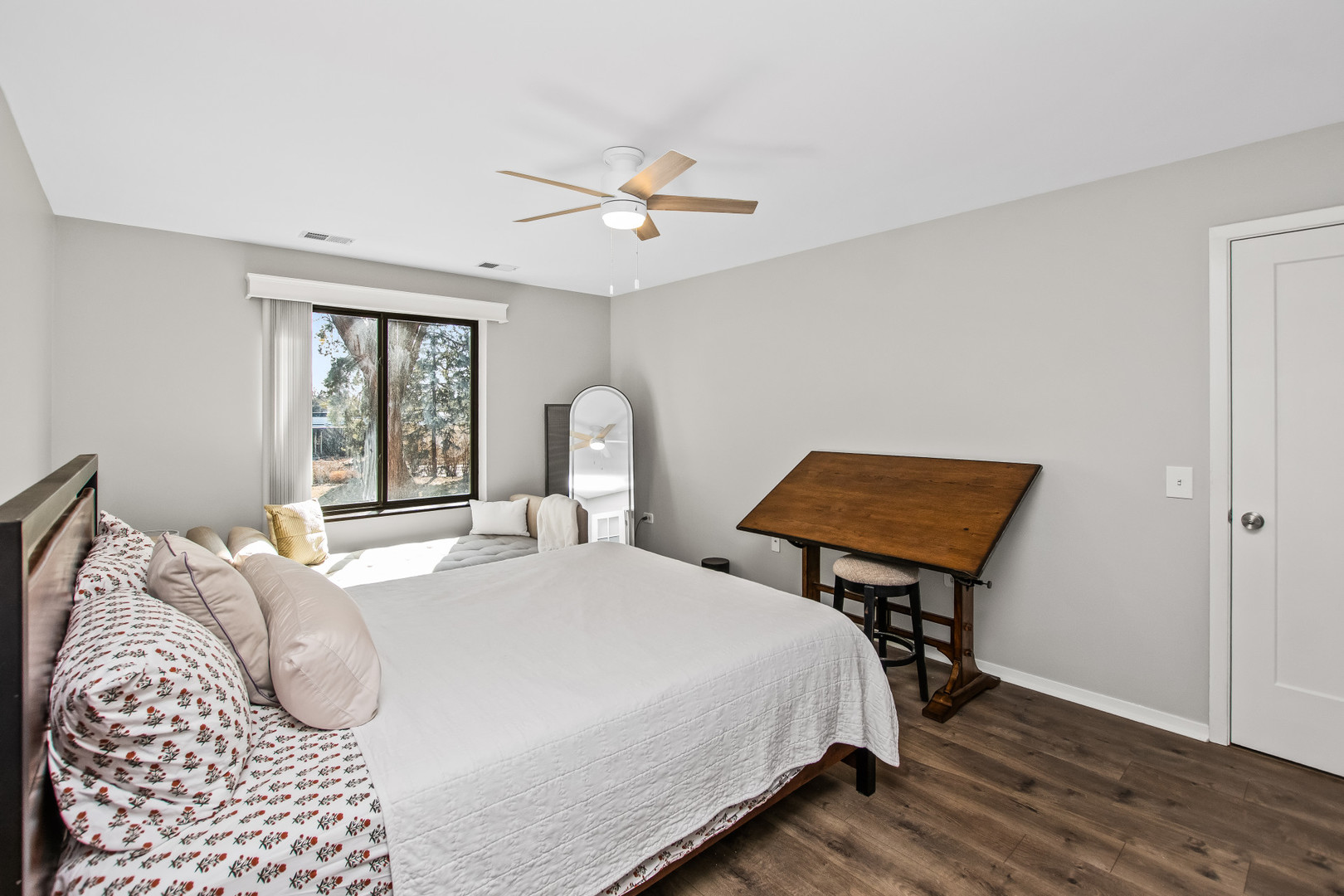 2150 Bouterse Street, Unit 205 Park Ridge, IL 60068 - Photo 13 of 25 Gallery Image 13