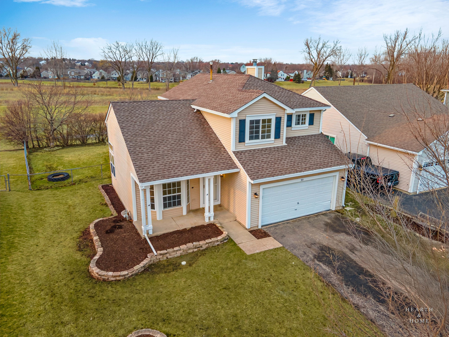 305 Harvest Gate Road Lake In The Hills, IL 60156 - Photo 35 of 36 an aerial view of a house