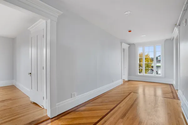 $1,850 | 109 Pleasant Street, Unit 203, Claremont, NH 03743