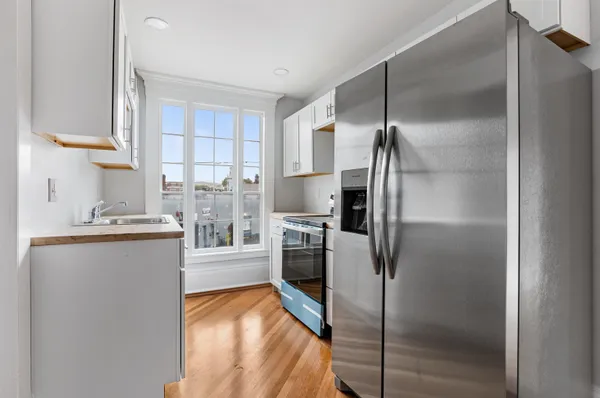 $1,850 | 109 Pleasant Street, Unit 203, Claremont, NH 03743