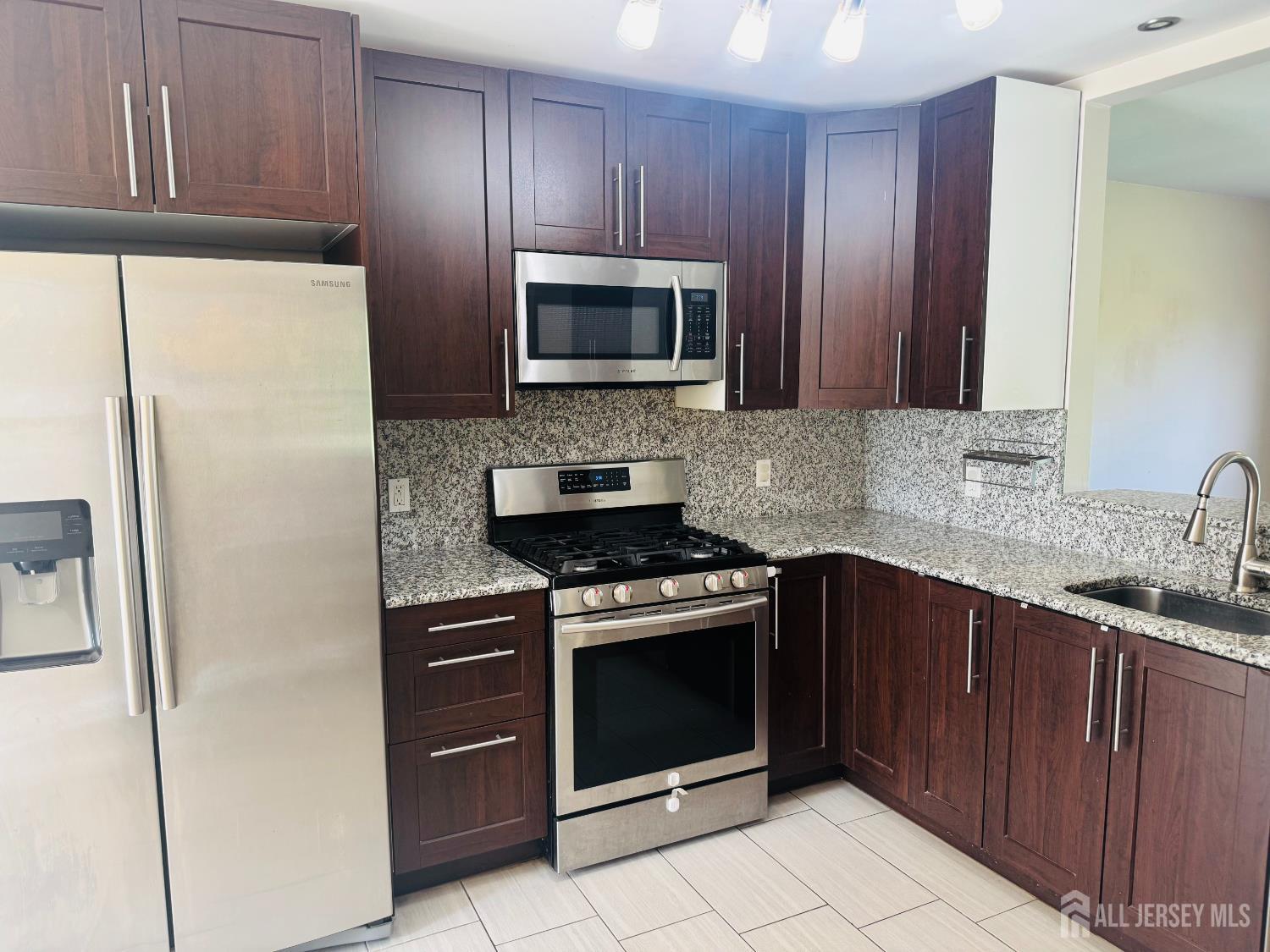 171 Nebula Road Piscataway, NJ 08854 - Photo 19 of 19